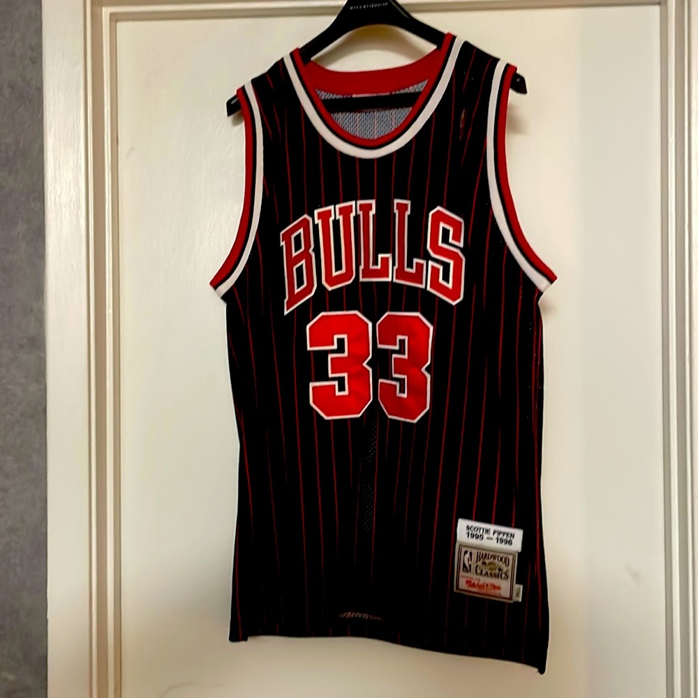 1995-1996 Scottie Pippen Jersey